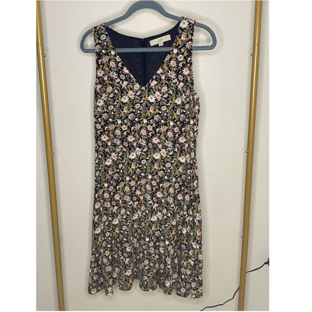 LOFT Women's Stretchy Black V-Neck Floral Dress
